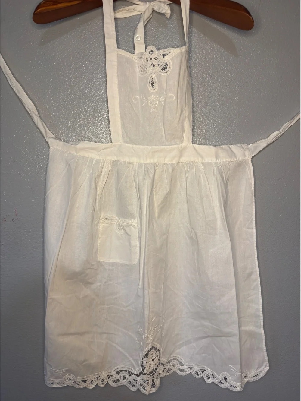 Vintage White Embroidered Lace Full Bib Apron Cottage Farmhouse 37 Inch